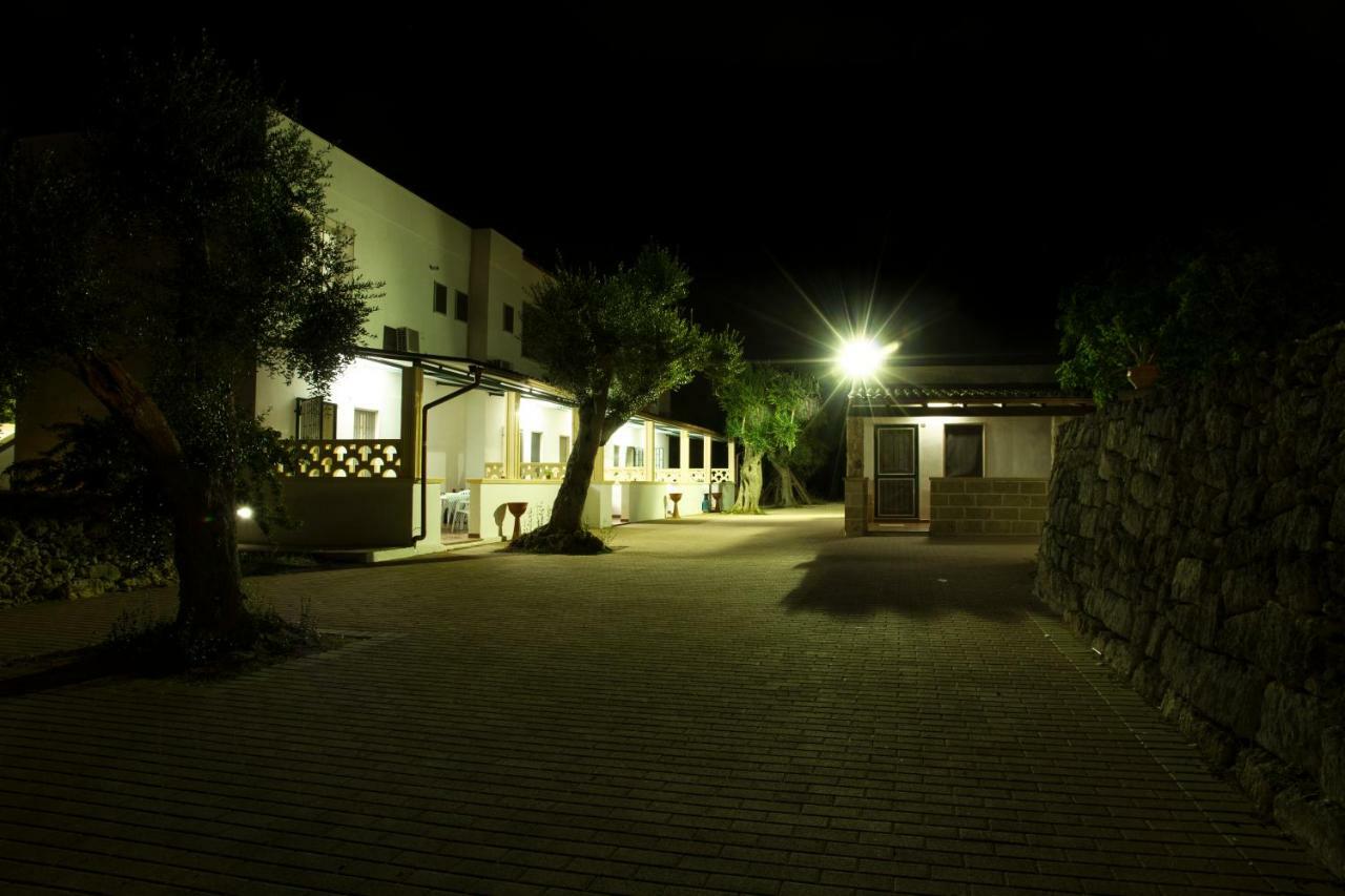 B&B La Seta Rossa Галатоне Экстерьер фото